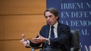 Aznar acusa a Sánchez de avalar solo la paz que impone Irán masacrando mujeres