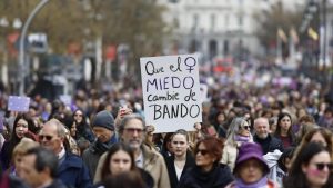 El 8M de Madrid se fractura pero las mujeres se unen por Irán contra los ayatolás