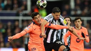 El Barcelona salvó un punto agónico ante Newcastle que pudo costarle la Champions League