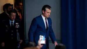 El Pentágono prohíbe fotografías de Pete Hegseth tras imágenes que no quería que vieras