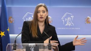 El PP une en una sola propuesta vetar burka e hiyab y recortar derechos trans