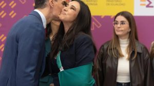 El PSOE toma una decisión inesperada tras el acoso a Sarah Santaolalla que cambia todo