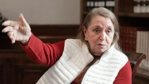 Feminista del PSOE compara el pacifismo con negar el cáncer: su explicación divide opiniones