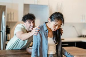 I stopped sharing good news with my best friend after noticing this pattern in her responses