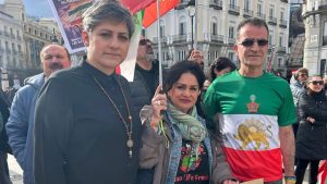 Iraníes en España acusan a Sánchez de proteger un régimen terrorista que mata manifestantes
