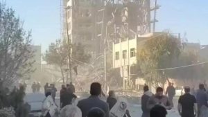 Israel ataca el corazón del poder iraní: bombardea sede que elige al sucesor de Jamenei