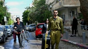 Israelíes hartos de guerras acusan a Netanyahu de usar amenaza iraní para ganar votos