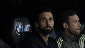 Las polémicas decisiones de Arbeloa que tienen al Real Madrid en crisis total