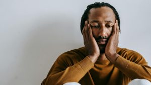 Psychology Reveals Why Some People Are Friendly to Everyone But Close to No One