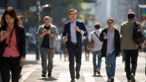 Scientists Discover Your Walking Speed Reveals More About Your Intelligence Than You’d Expect