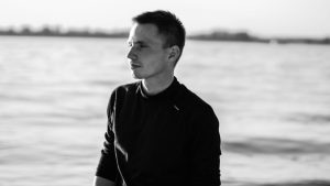 I Ditched After-Work Drinks for 5am Runs and Discovered I’d Been Performing for No One