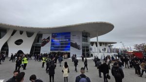 La presión de EEUU obliga a China a abandonar el Mobile en medio de fusiones millonarias