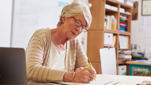 73-Year-Old Woman’s Brutal Letter to Her 25-Year-Old Self Destroys Everything You Believe About Success