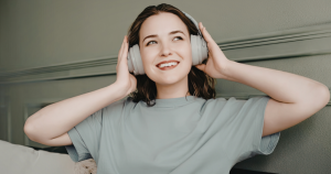 People Who Need Background Noise to Focus Aren’t Distracted—Their Childhood Rewired Their Brain