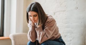 Psychology reveals 9 subtle signs deeply unhappy people hide behind what looks like contentment