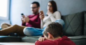 Psychology reveals people who survived unpredictable love rewrote their childhood without help