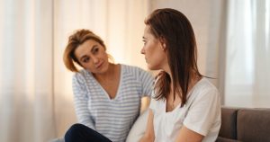 Psychology Reveals Why Eldest Daughters Don’t Feel This Hidden Burden Until Their 50s