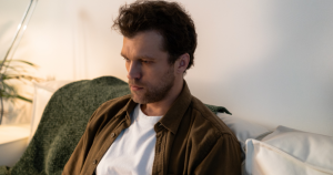 Psychology reveals why people who seem happiest often hide the deepest loneliness from childhood