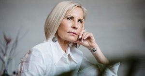 Why Women Who Endure Pain Get Called ‘Capable’ While Men Get Called ‘Mentally Tough